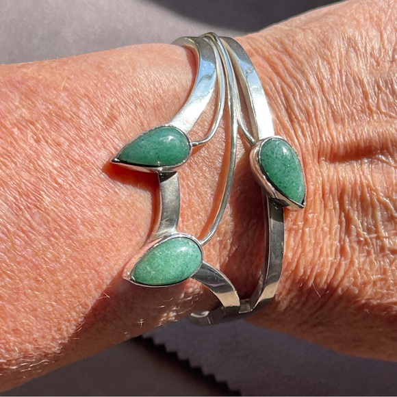 Vintage Heavy Taxco Aventurine Sterling Silver Hinged Cuff Floral Bracelet - Picture 2 of 9